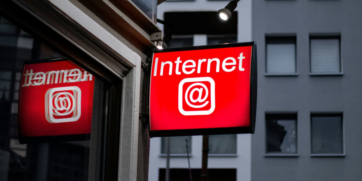 The History of the Internet: From Military Project to Global Network
